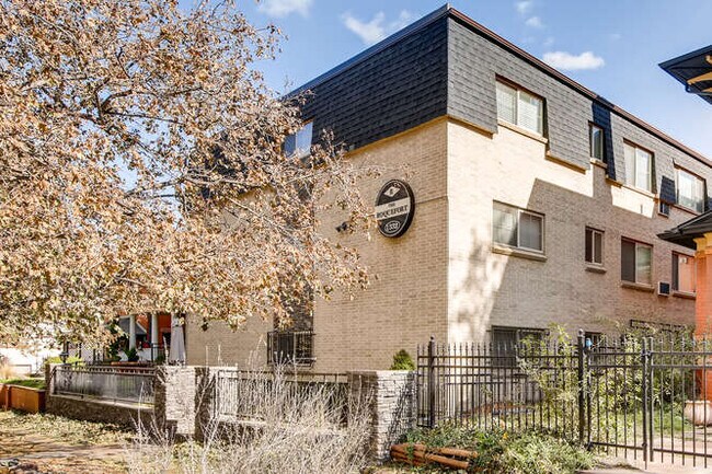 Foto del edificio - 1332 N Williams St