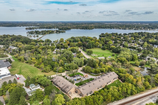 Building Photo - River Park Apartments