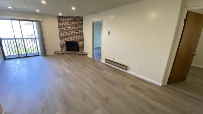 Building Photo - 2 bedroom in San Francisco CA 94118