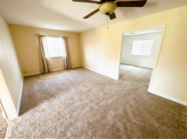 Foto del edificio - Spacious 3-Bedroom Home with Large Backyard in Fairfield