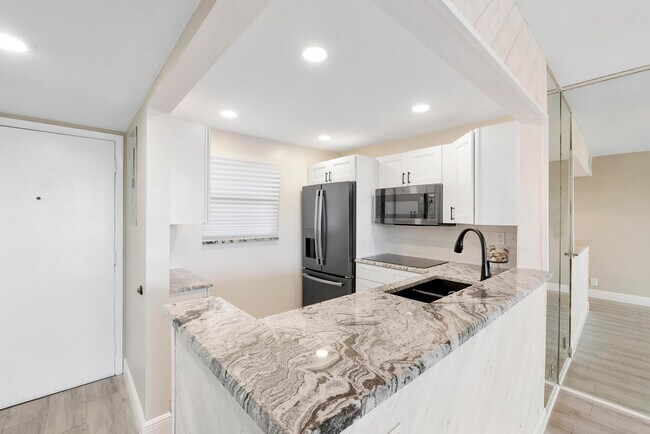 Foto del edificio - 1391 S Ocean Blvd