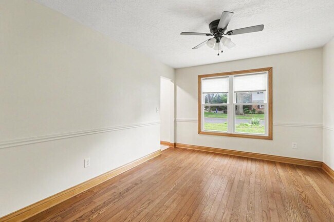 Foto del edificio - 136 Brookside Ave