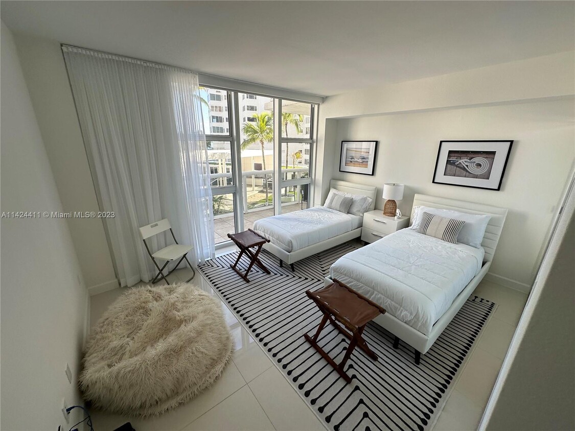 Foto principal - 10275 Collins Ave