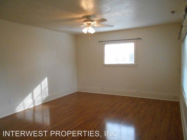 Building Photo - 2 br, 1.5 bath House - 1211 SE 165TH AVENUE