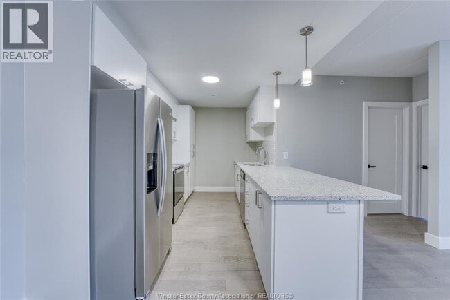 Photo du bâtiment - 2600 Sandwich W Pkwy