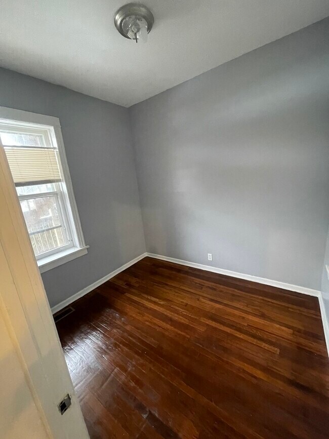 Building Photo - 8544 S Sangamon St