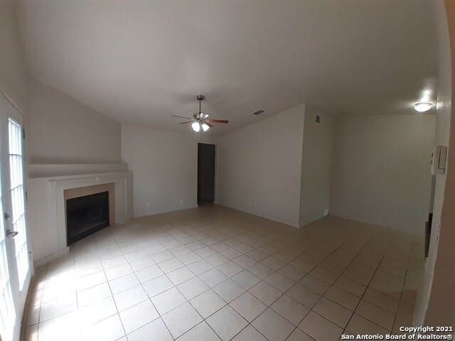 Building Photo - 11717 Spring Ridge Dr