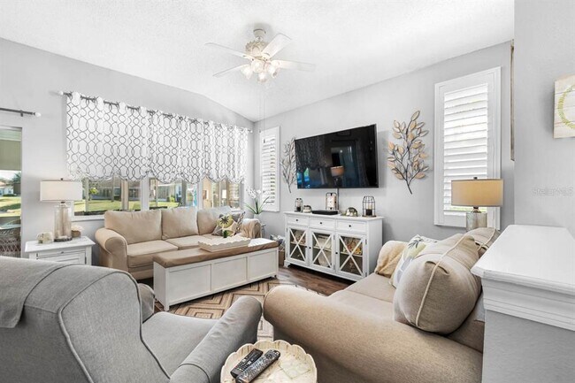 Foto del edificio - 1014 Radison Lake Ct