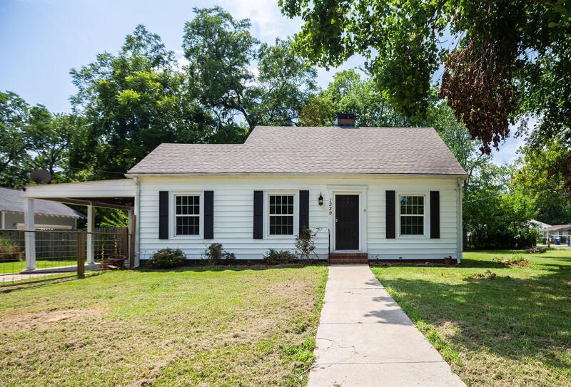 Foto principal - 1229 Davis St