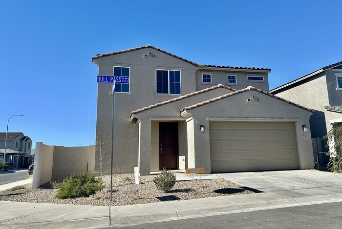 Primary Photo - Almosst NEW Superstition Vistas 4 bedroom ...