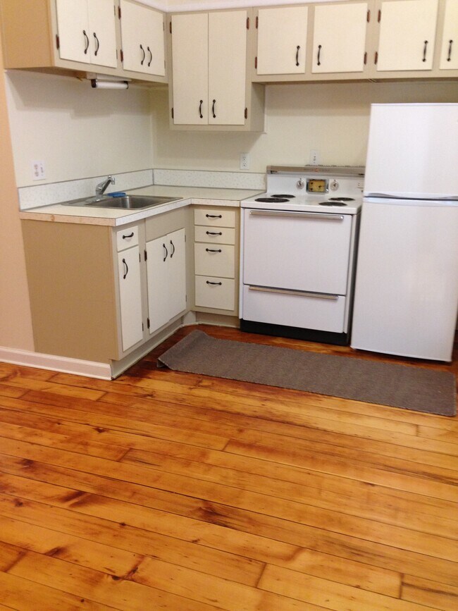 12 Forman St Unit 1, Cazenovia, NY 13035 Apartments in Cazenovia, NY