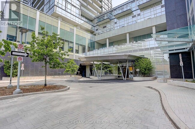 Building Photo - 5180-5180 Yonge St