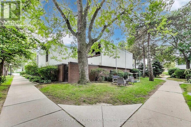 Building Photo - 396-396 Woodsworth Rd