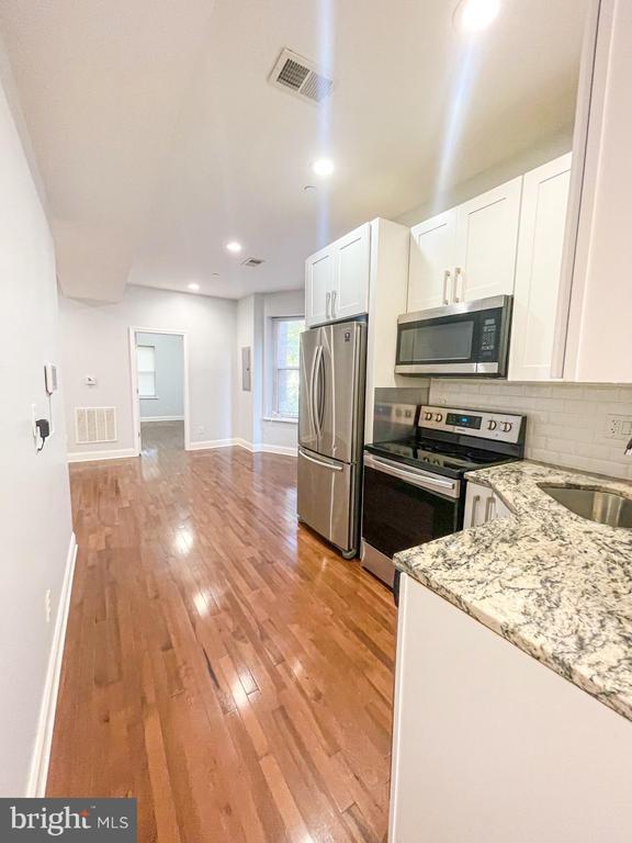 Foto del edificio - 4133 W Girard Ave