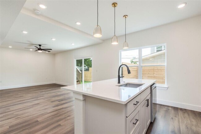 Foto del edificio - 3702 Tower View Ct