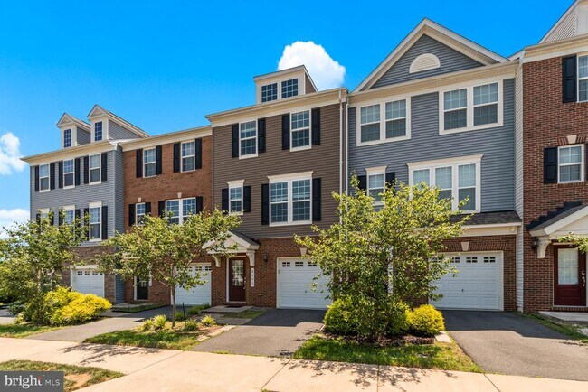 Foto del edificio - 8405 Girvan Ct