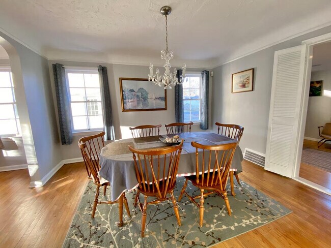 Foto del edificio - 2336 Canterbury Rd