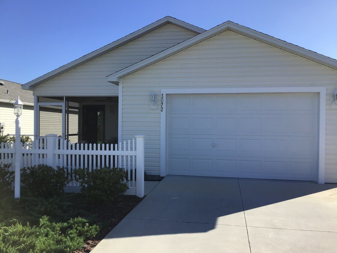 Foto principal - 3072 Sabal Palm Ave
