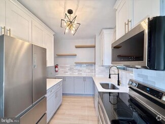 Building Photo - 2270 Mulford Ave
