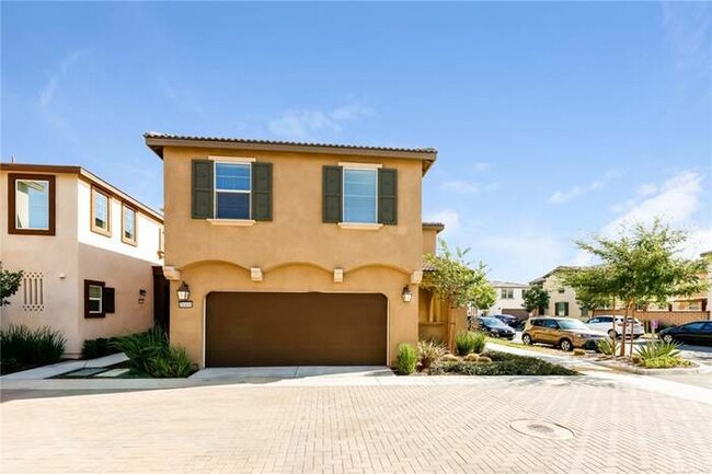Building Photo - 30466 Village Knoll Dr