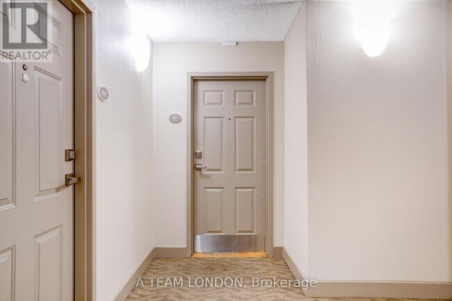 Building Photo - 155 Kent St