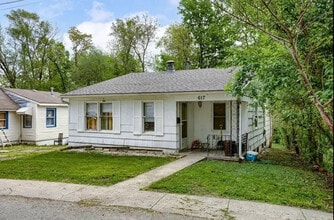 Building Photo - 617 S Lake Dr