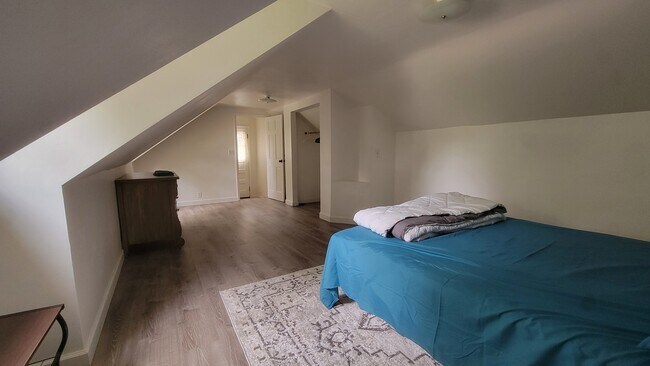 Foto del edificio - 2035 W Birchwood Ave