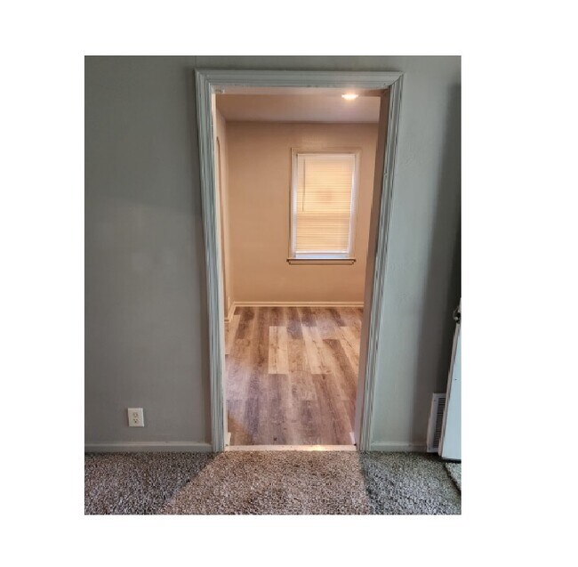 Foto del edificio - 21505 Bennett St
