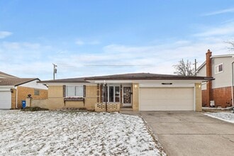 Building Photo - 11050 Irene Ave