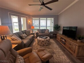 Building Photo - 9240 Bayberry Bend