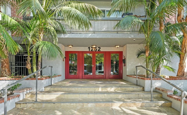 Building Photo - 1262 S Barrington Ave