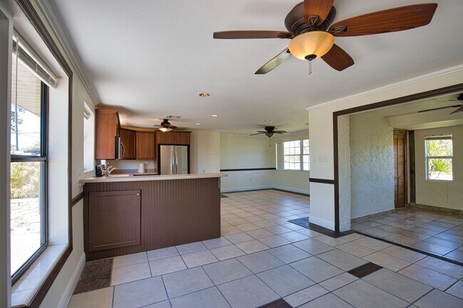 Foto del edificio - Annual Unfurnished 2-Bedroom 2-Bathroom wi...