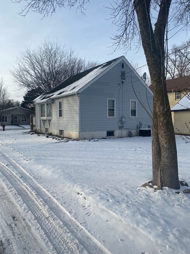 265 S Oak St, Waconia, MN 55387 House Rental in Waconia, MN