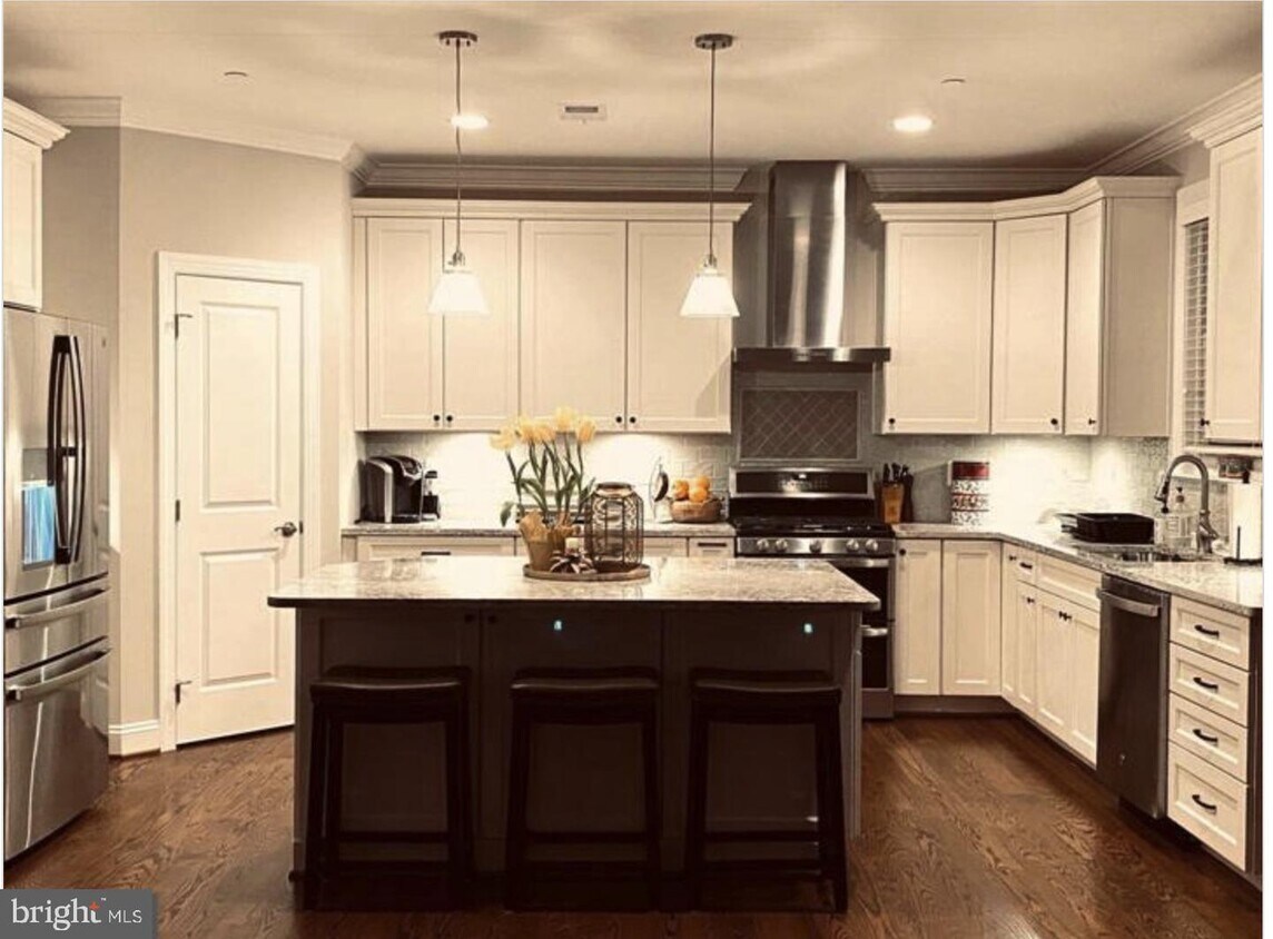 Foto principal - 1318 Ivy Hill Rd