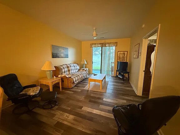 Foto del edificio - 472 River Oaks Dr