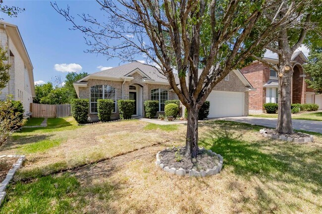 Building Photo - 15220 Fernhill Dr