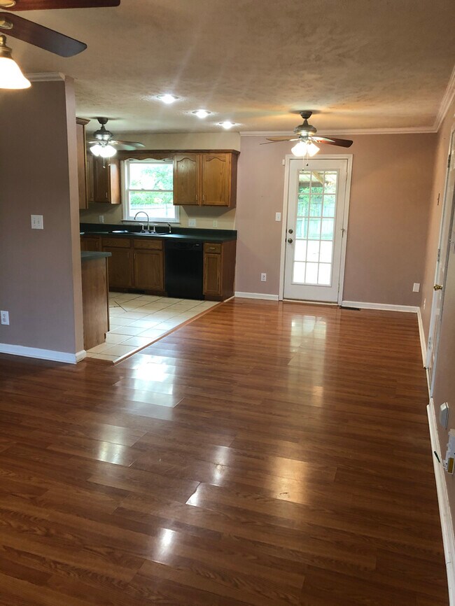 Building Photo - 1337 Chucker Dr