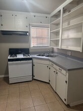 Building Photo - 1409 College St