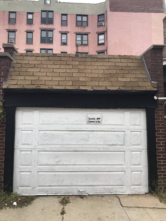 Building Photo - 9540 Fort Hamilton Pkwy