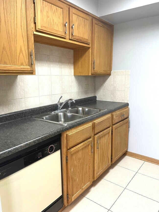 Foto del edificio - 2610 Oakton St
