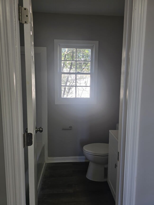 Building Photo - 838 Northside Dr E