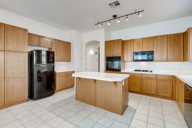 Building Photo - Incredible Single Story Home for Rent !