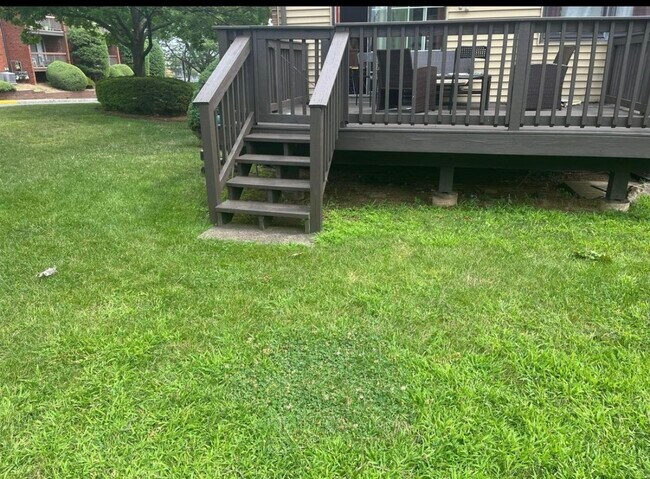 Building Photo - 209 Maple Hill Dr