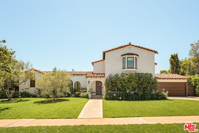 Building Photo - 647 Toyopa Dr