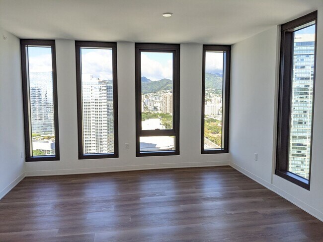 Building Photo - 2126