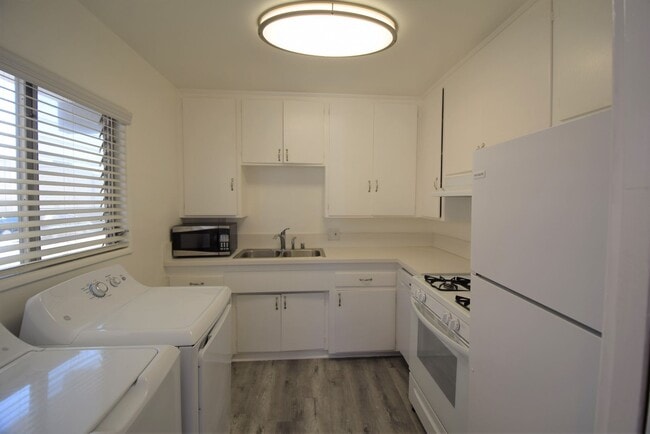 Building Photo - 4334 Mammoth Ave