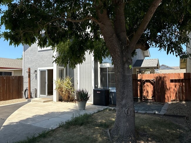 Building Photo - 239 Almondtree Ln