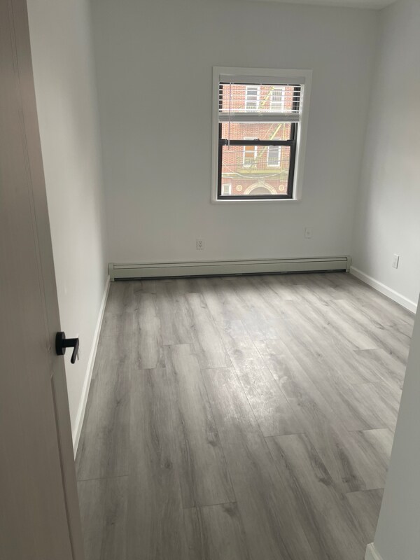 Foto del edificio - 31-69 30th St