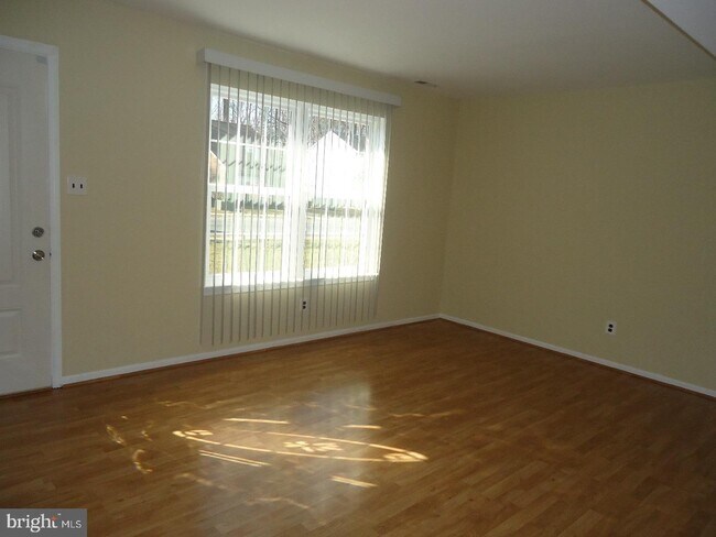 Building Photo - 531 Cormorant Dr
