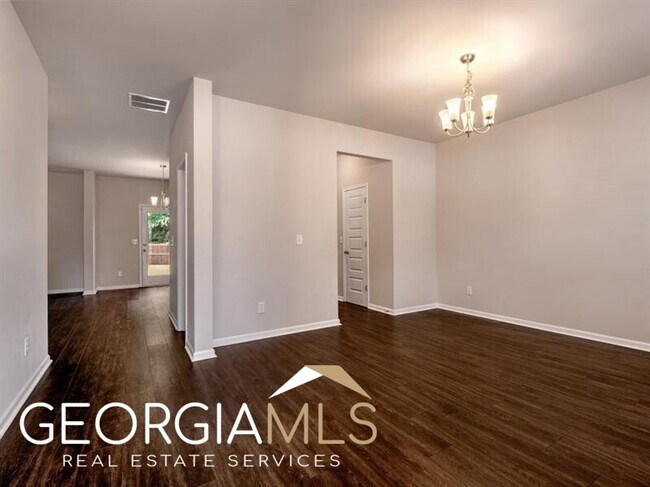 Building Photo - 462 Fredrick Dr